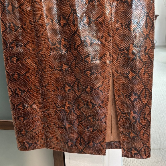 Express x Negin Mirsalehi Faux Leather Skirt - Brown/Black Snake Print Size 6 - Picture 7 of 10